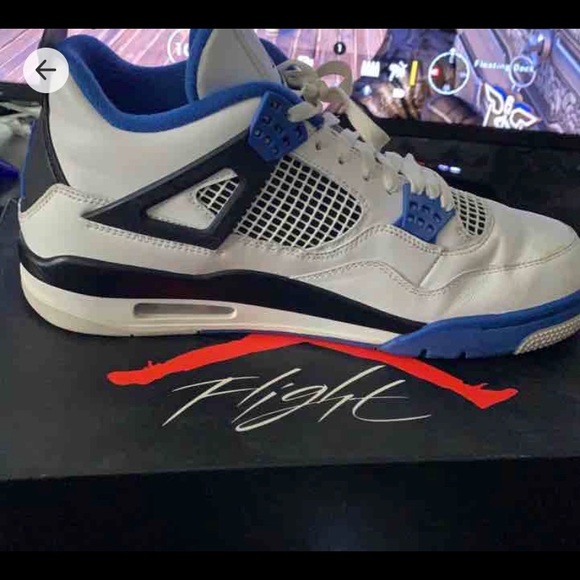 Jordan Retro 4 Motorsports - Picture 2 of 7